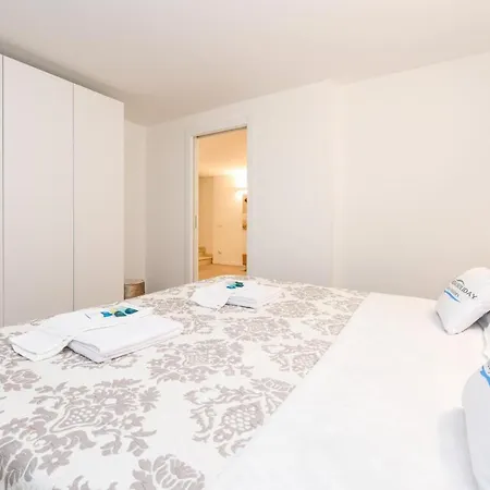 Daire Caesar Luxury Sirmione
